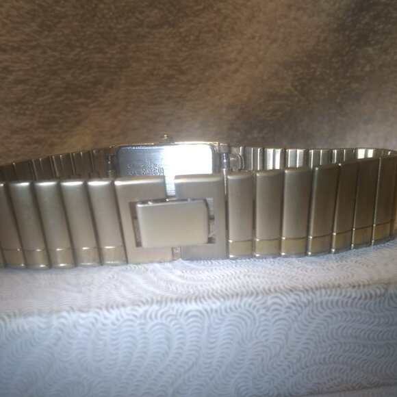 Seiko Quartz Watch Women 1F20-5K00 Half Moon Gold Bracelet New Bat Works Great ! main image 6